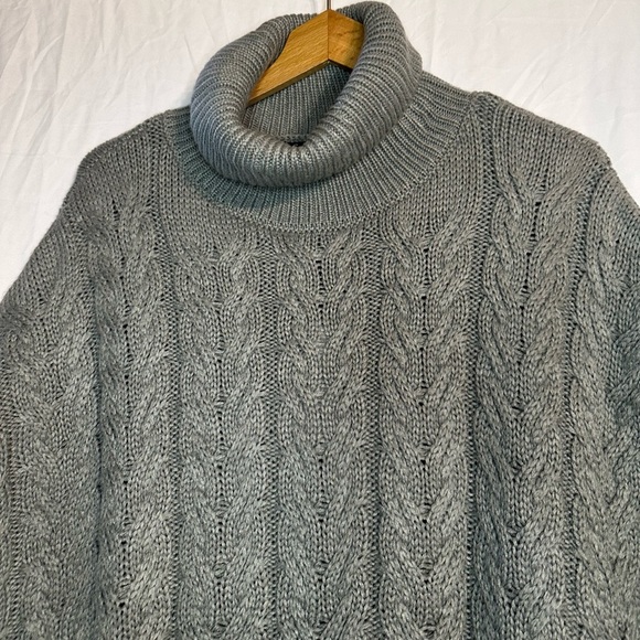 Splendid Women’s Turtleneck Sweater Vest Size Large - Picture 2 of 11